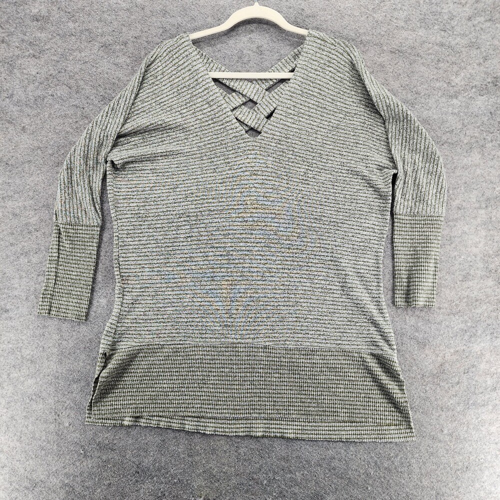 BKE Buckle Shirt Womens Medium 3/4 Sleeve Gray Striped V Neck